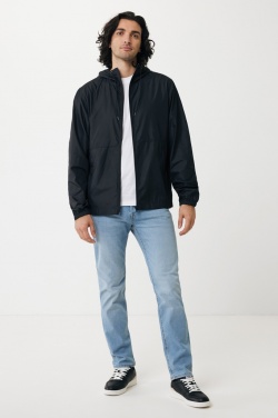 Logotrade reklaamkingitused pilt: Iqoniq Logani taaskasutatud polüestrist tuulejope